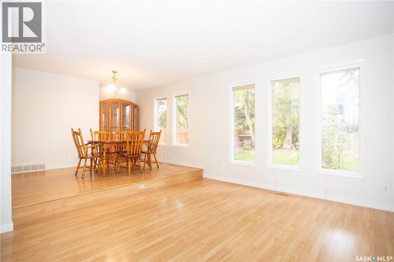 114 Willoughby Crescent, Saskatoon, SK