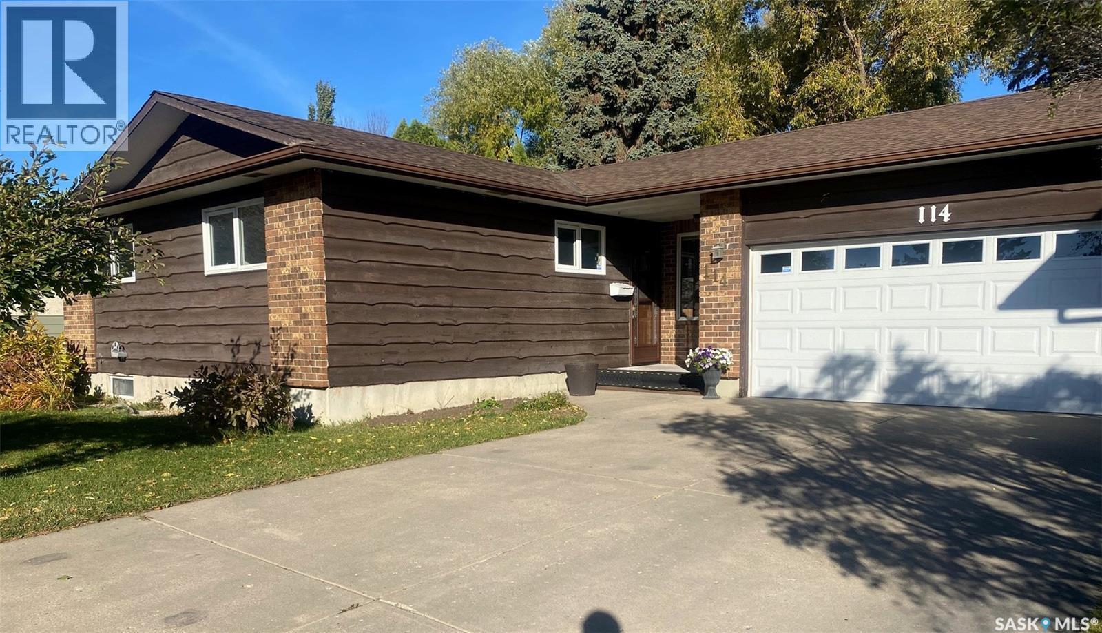 114 Willoughby Crescent, Saskatoon, SK