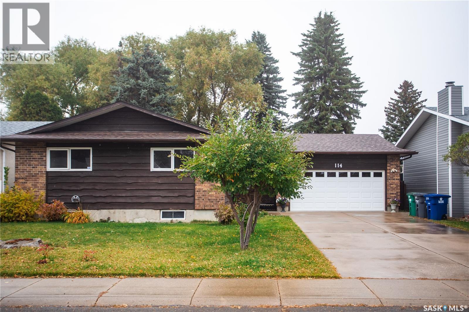 114 Willoughby Crescent, Saskatoon, SK