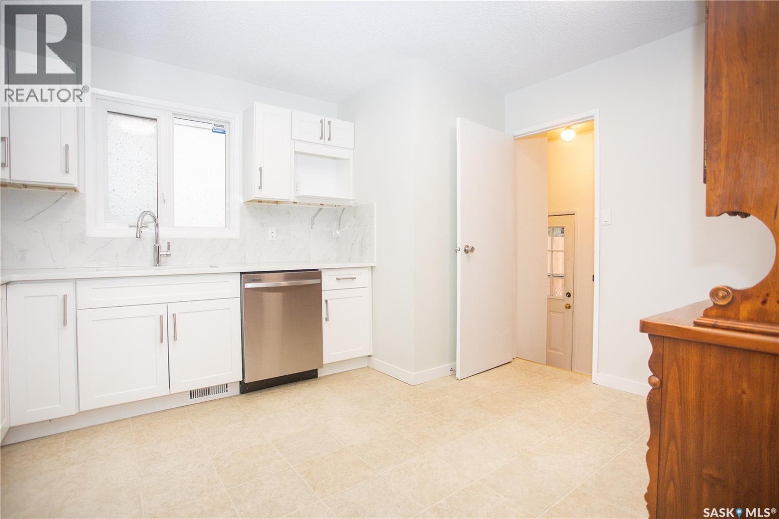 114 Willoughby Crescent, Saskatoon, SK