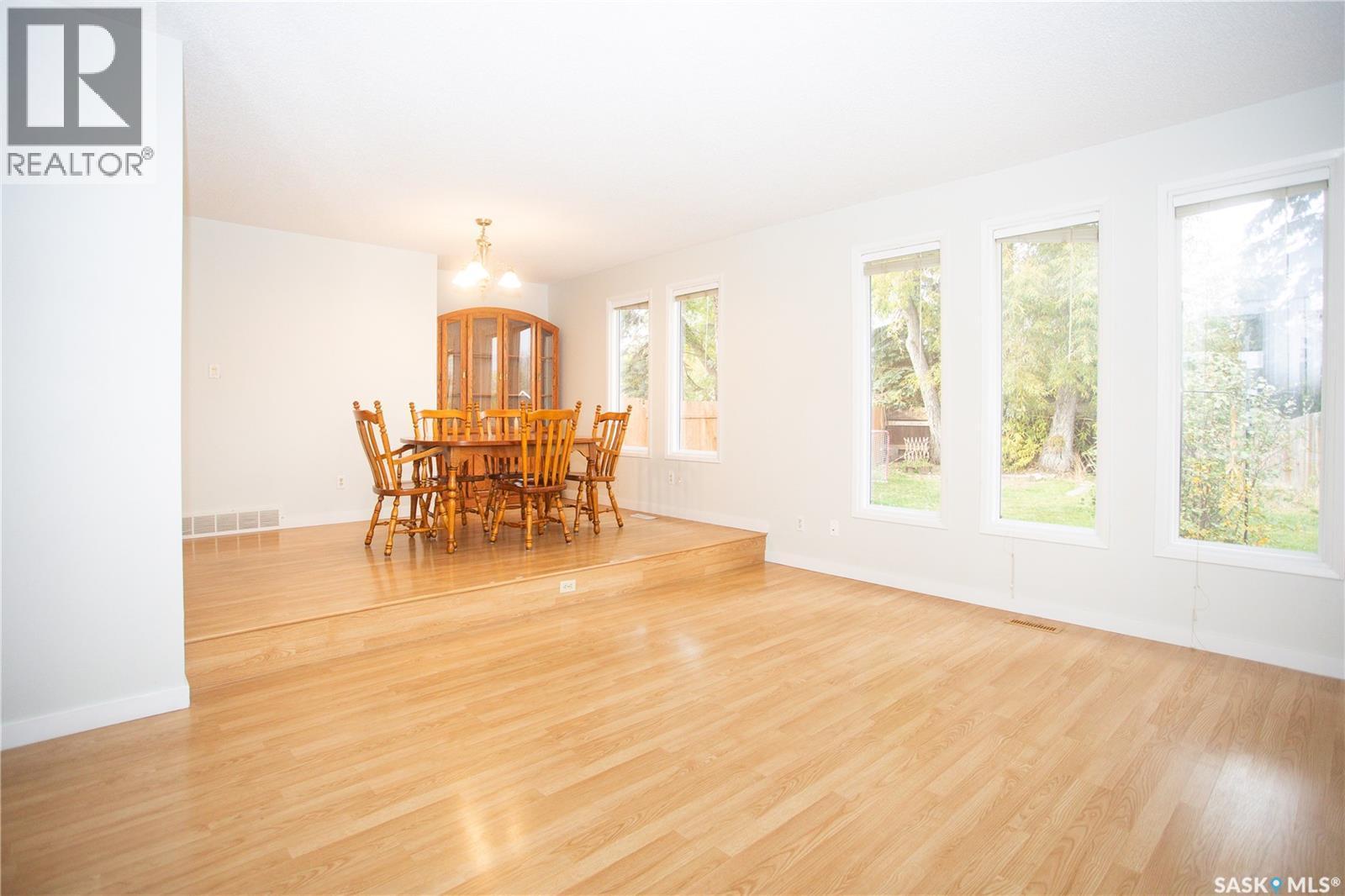 114 Willoughby Crescent, Saskatoon, SK