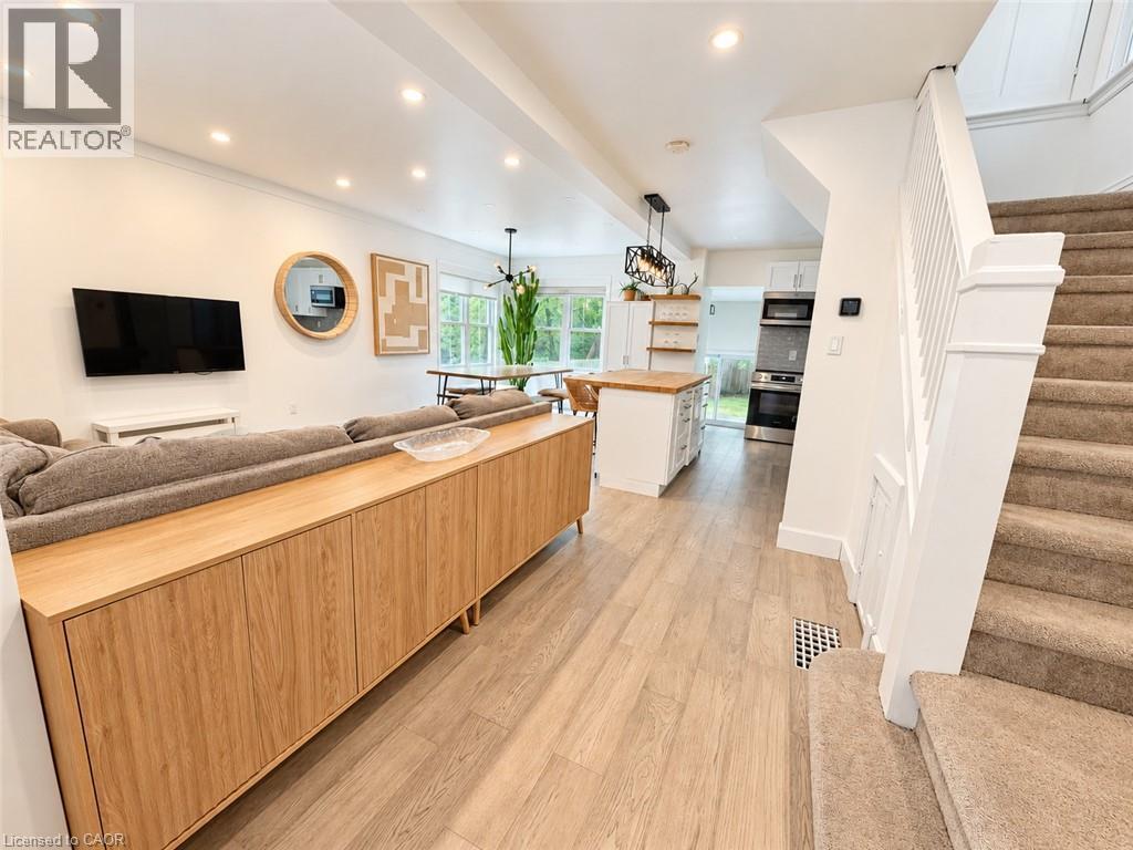 826 Beach Boulevard, Hamilton, ON