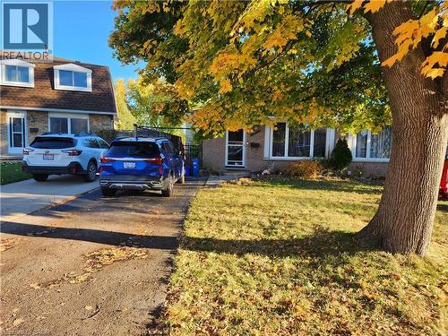 16 Glebe Court, Hamilton, ON 