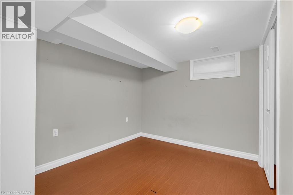 16 Glebe Court, Hamilton, ON