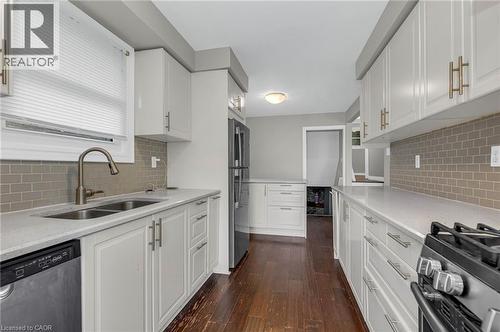 16 Glebe Court, Hamilton, ON 