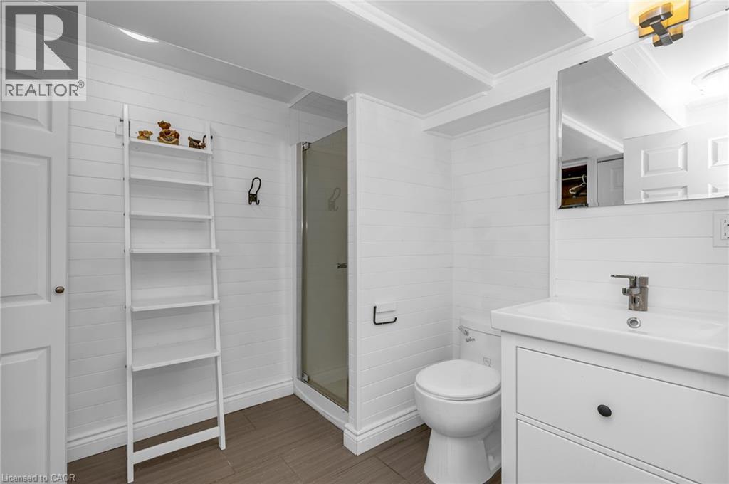 16 Glebe Court, Hamilton, ON