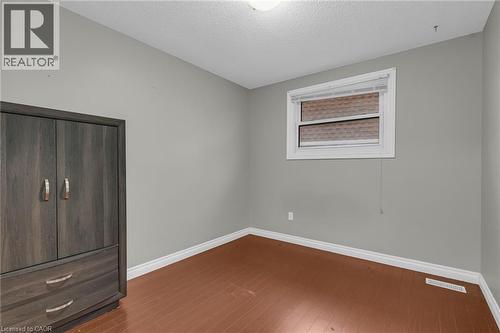 16 Glebe Court, Hamilton, ON 