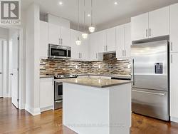 512 - 15277 YONGE STREET Aurora, ON L4G 1Y3