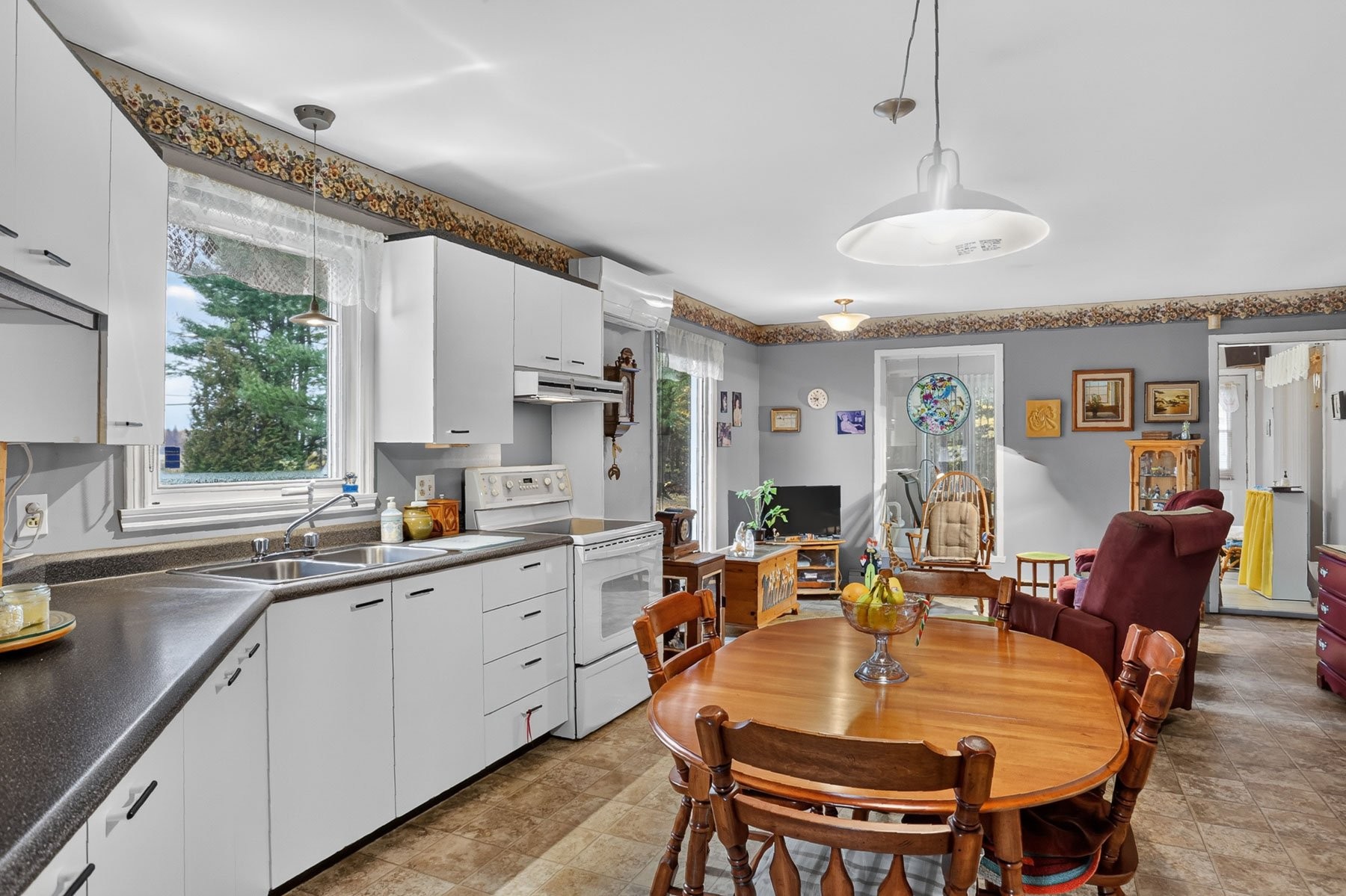 Kitchen - 330 6E Rang, Saint-Étienne-Des-Grès, QC