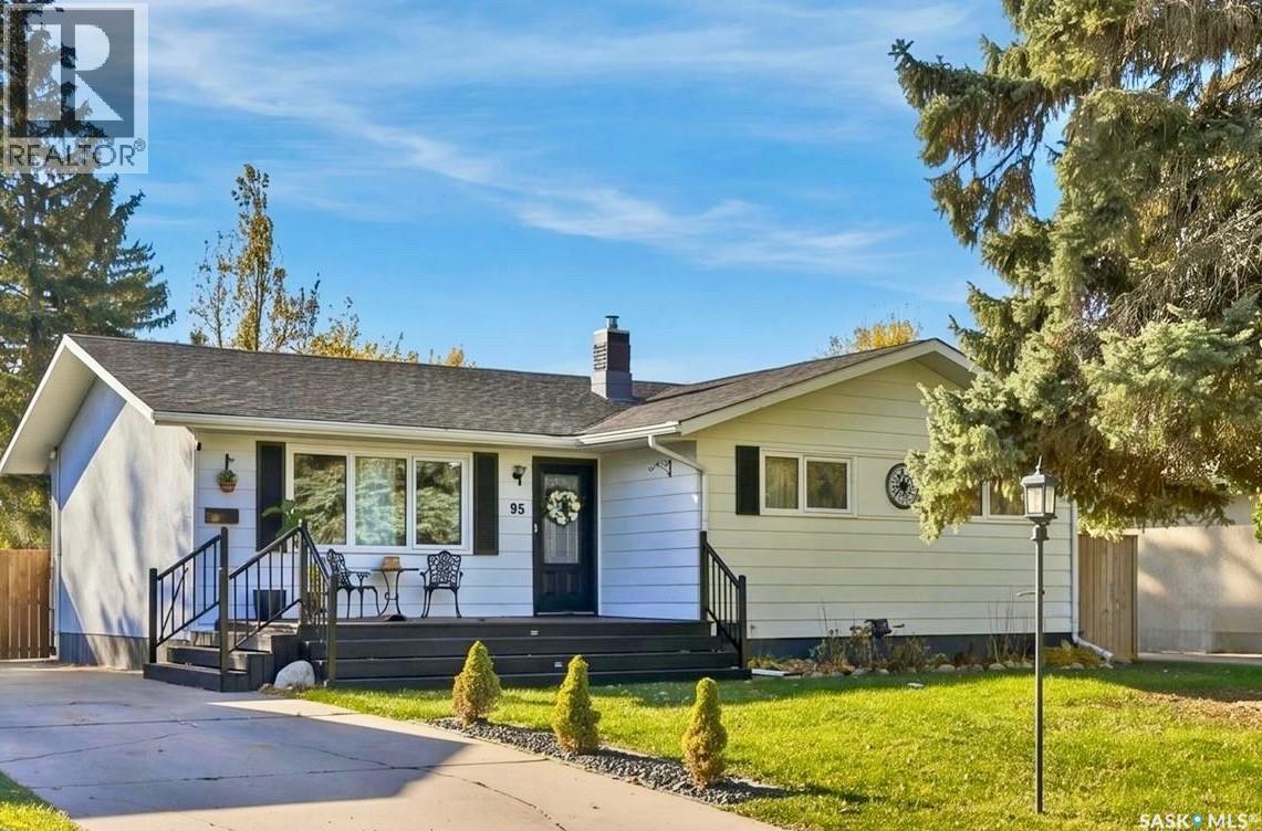 95 St Lawrence Crescent, Saskatoon, SK