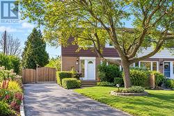 10 DANESBURY CRESCENT Brampton, ON L6T 1T3