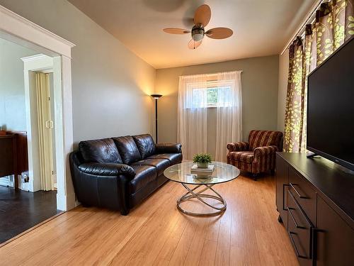 374 Des Meurons Street, Winnipeg, MB 