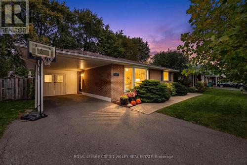 27 CASTLEMORE DRIVE  Brampton, ON L6W 2V9