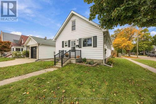 353 TALFOURD STREET  Sarnia, ON N7T 1R1