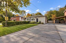 21 GLASS DRIVE Aurora, ON L4G 2E5