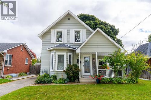 266 MACKENZIE STREET North  Sarnia, ON N7T 6L3