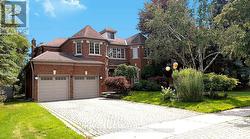 7 CRESCENTVIEW ROAD Richmond Hill, ON L4B 2Z1