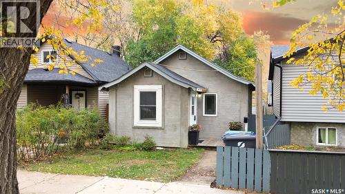 512 J AVENUE S  Saskatoon, SK S7M 2A8
