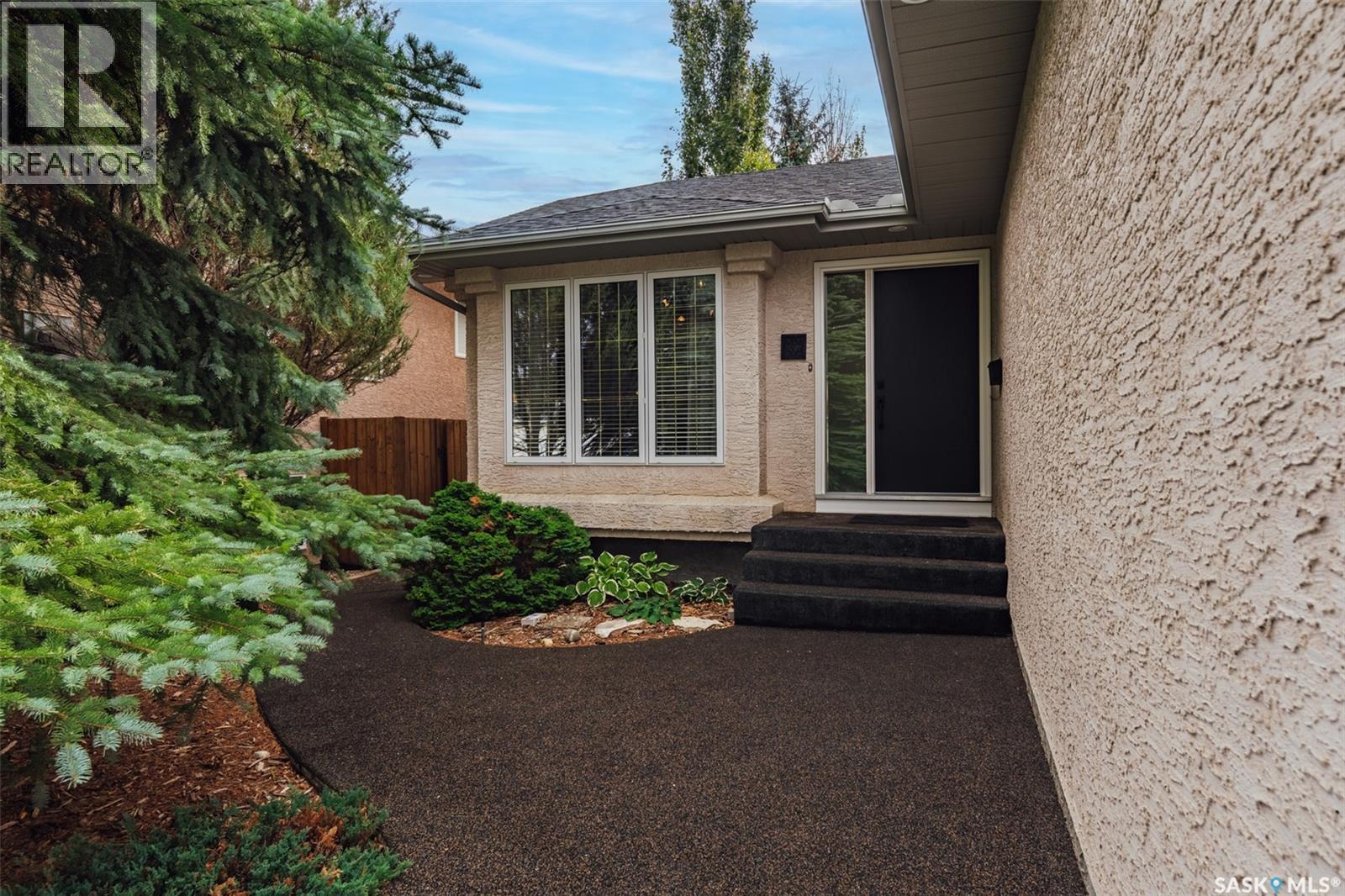 447 Briarvale Court, Saskatoon, SK