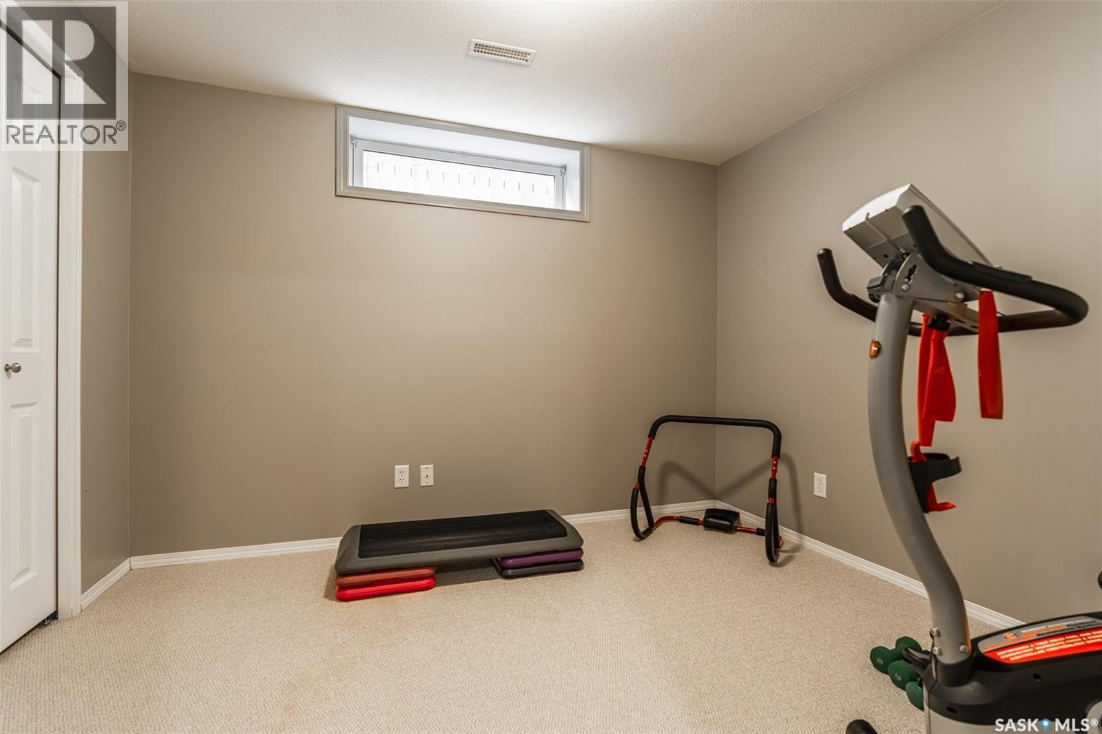 447 Briarvale Court, Saskatoon, SK