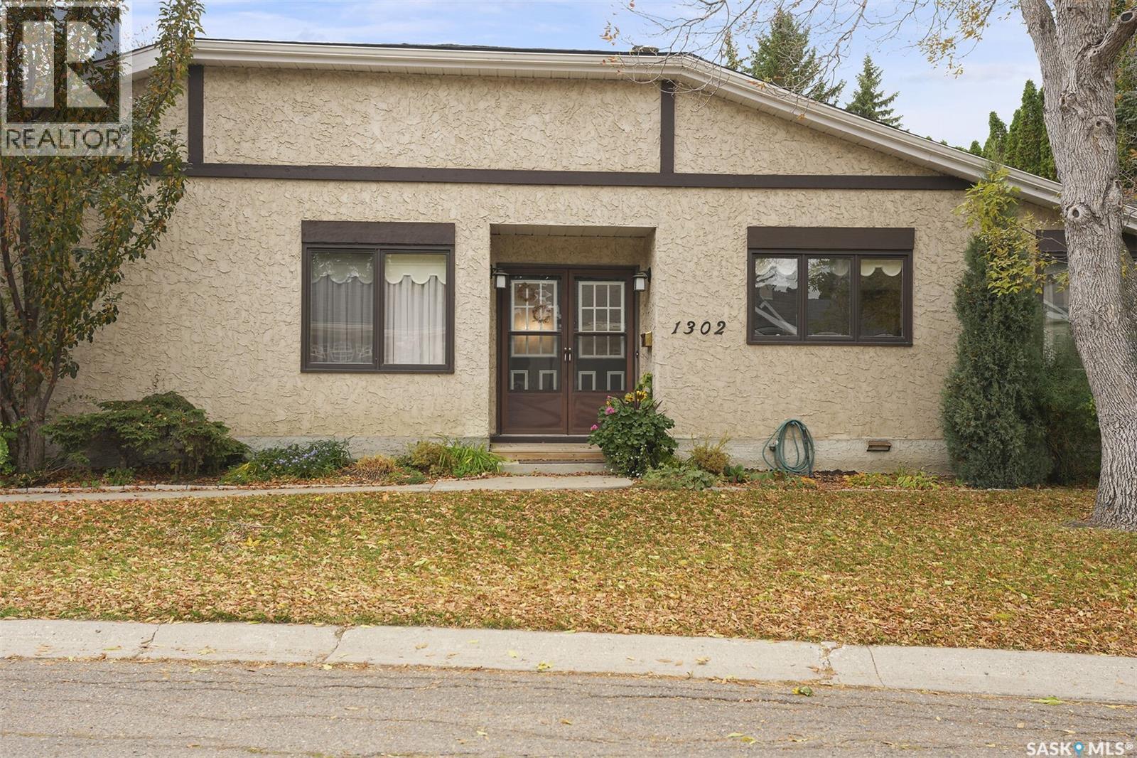 1302 Gryphons Walk, Regina, SK