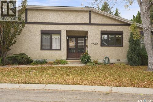 1302 Gryphons Walk, Regina, SK 