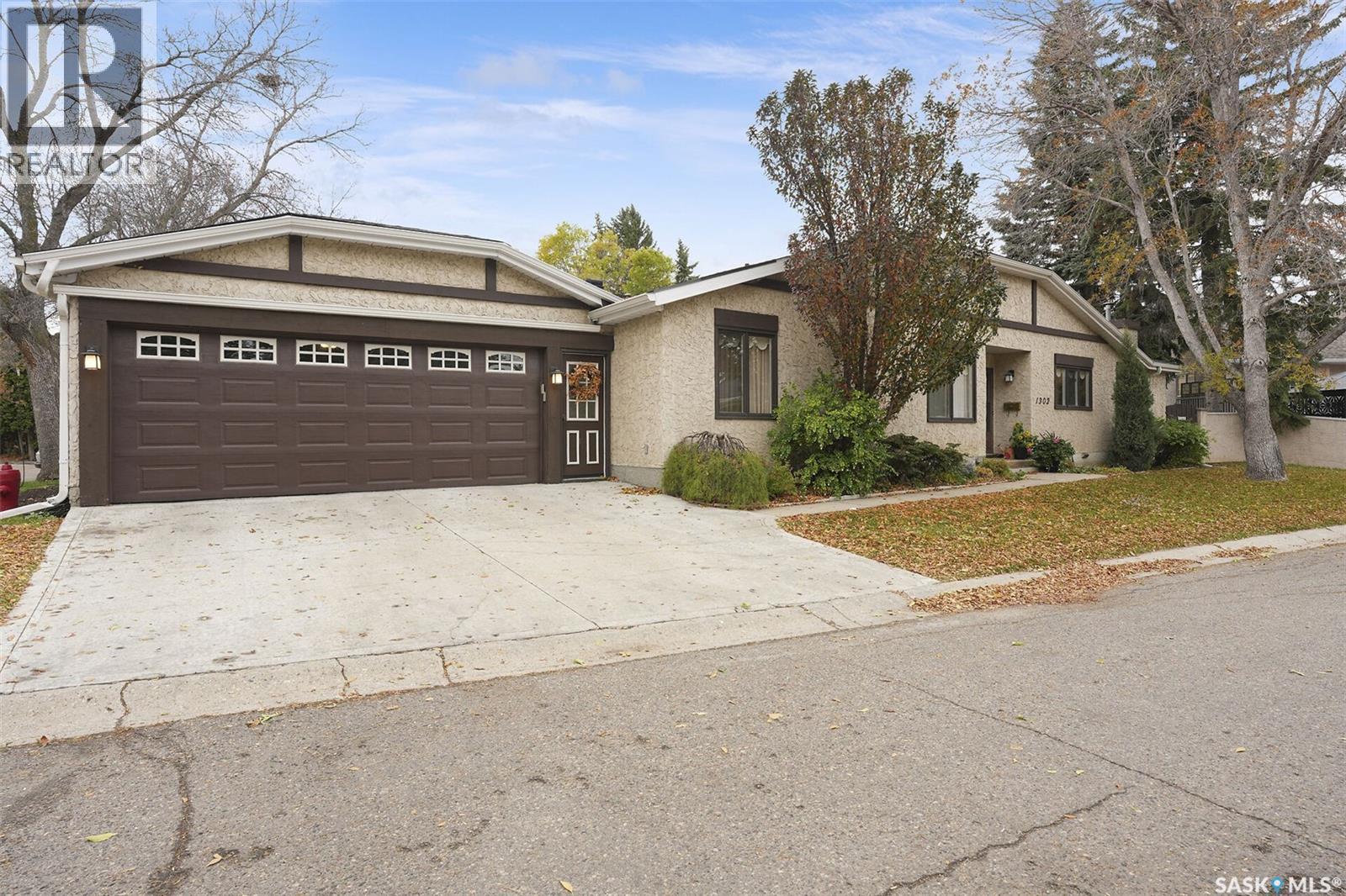 1302 Gryphons Walk, Regina, SK