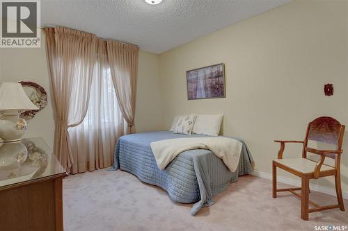 1302 Gryphons Walk, Regina, SK 