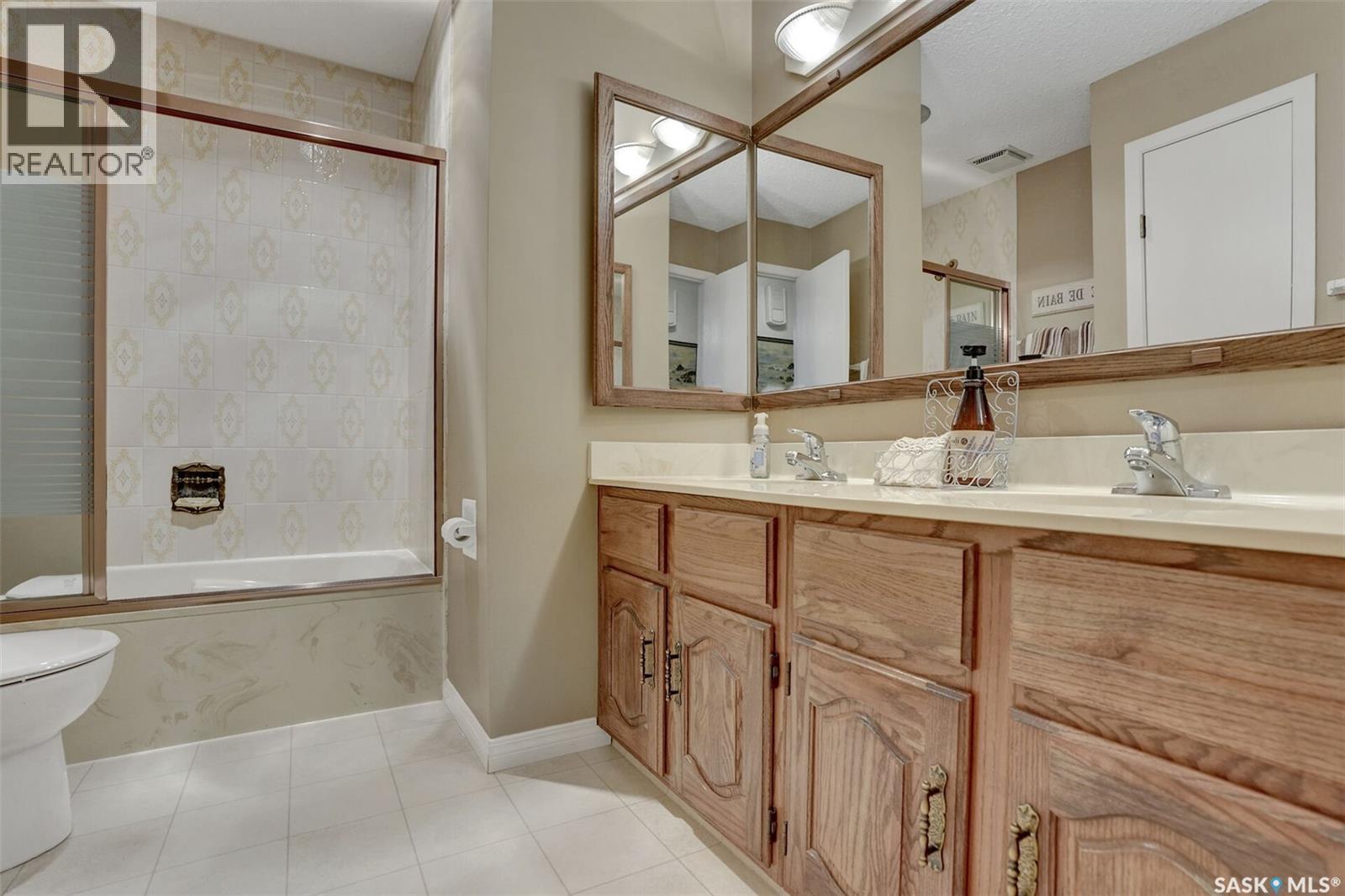 1302 Gryphons Walk, Regina, SK