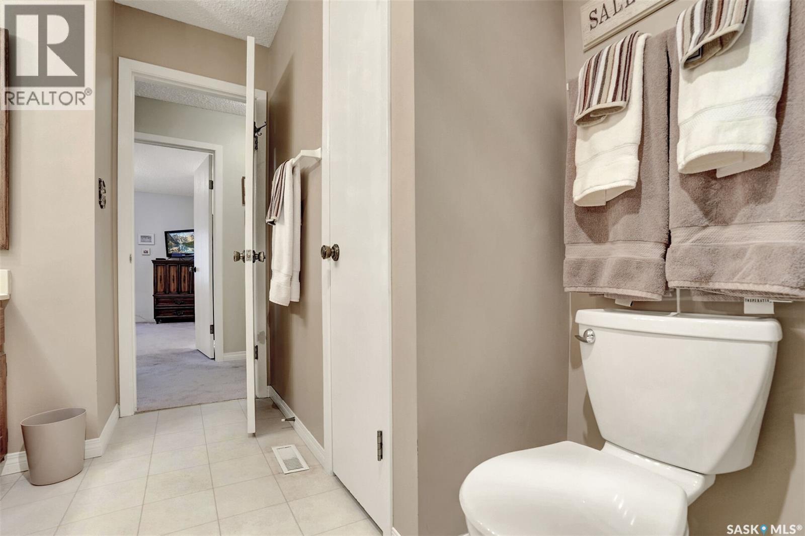 1302 Gryphons Walk, Regina, SK