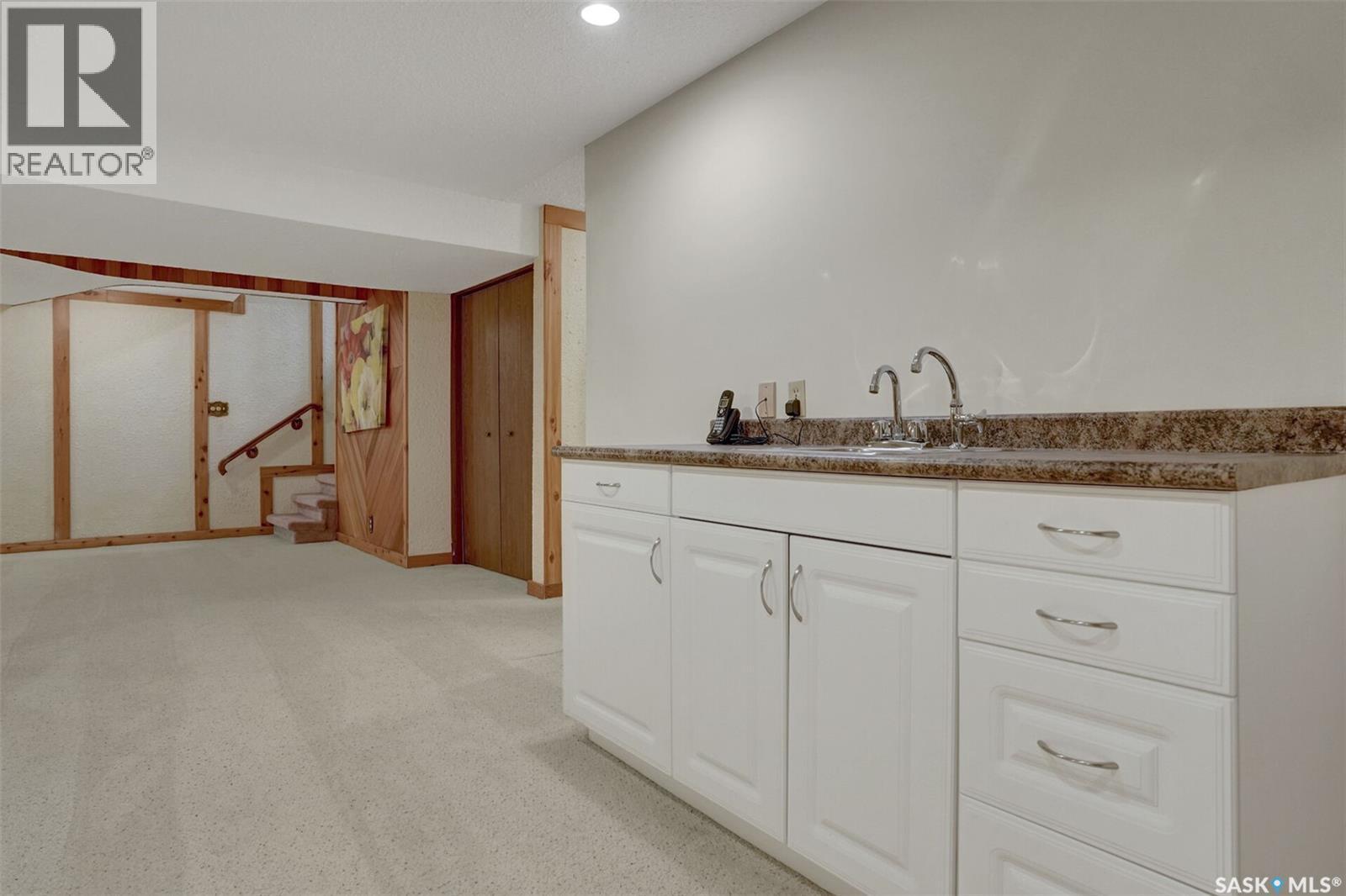 1302 Gryphons Walk, Regina, SK