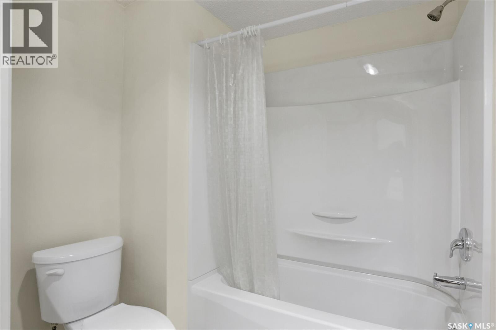 1302 Gryphons Walk, Regina, SK