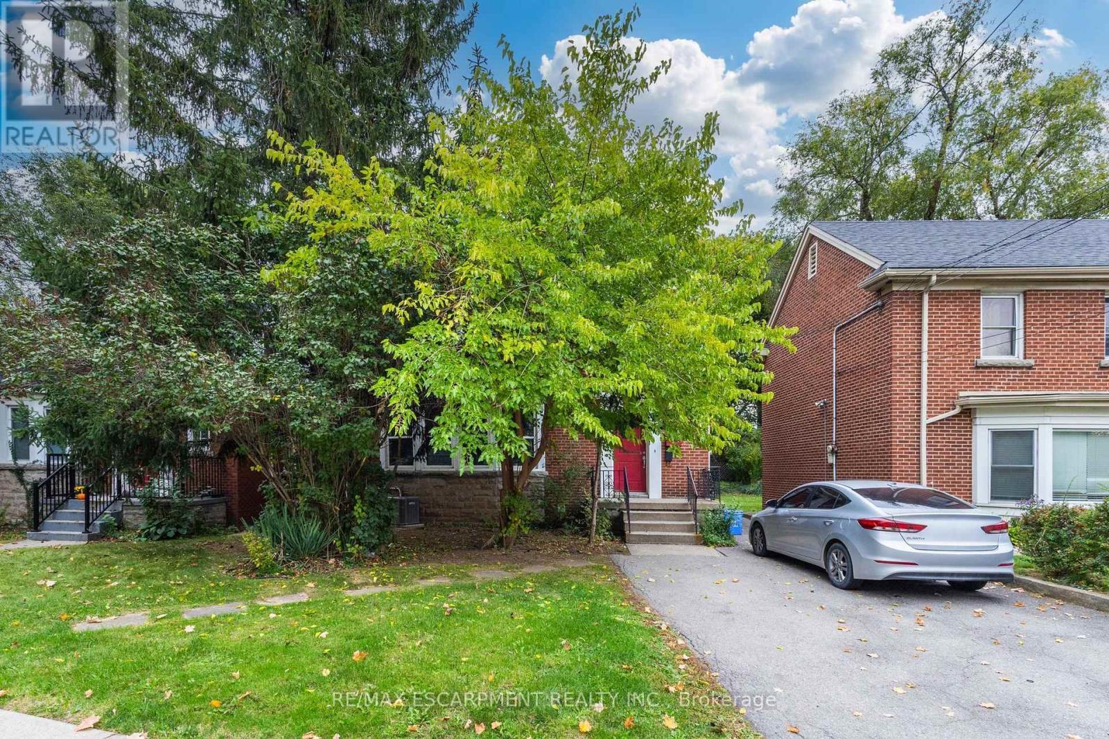 27 Forsyth Avenue S, Hamilton, ON