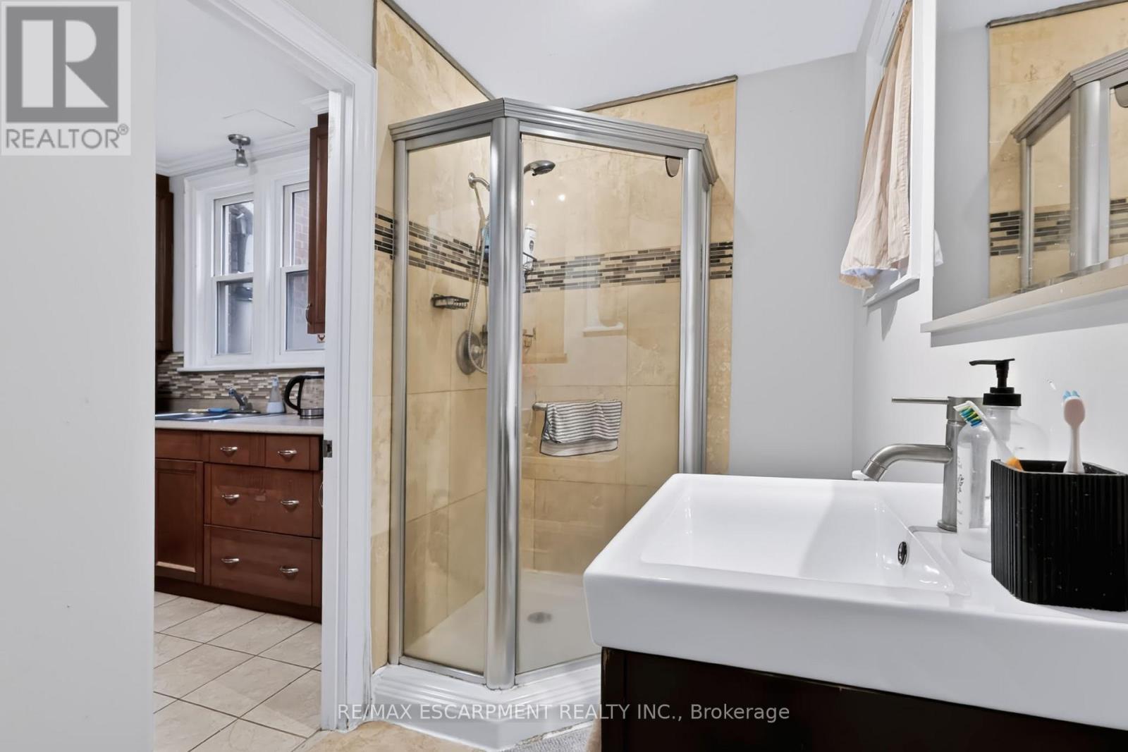 27 Forsyth Avenue S, Hamilton, ON