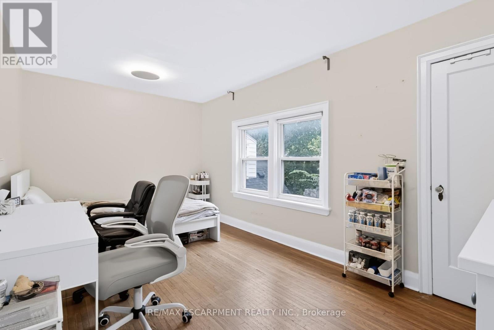27 Forsyth Avenue S, Hamilton, ON