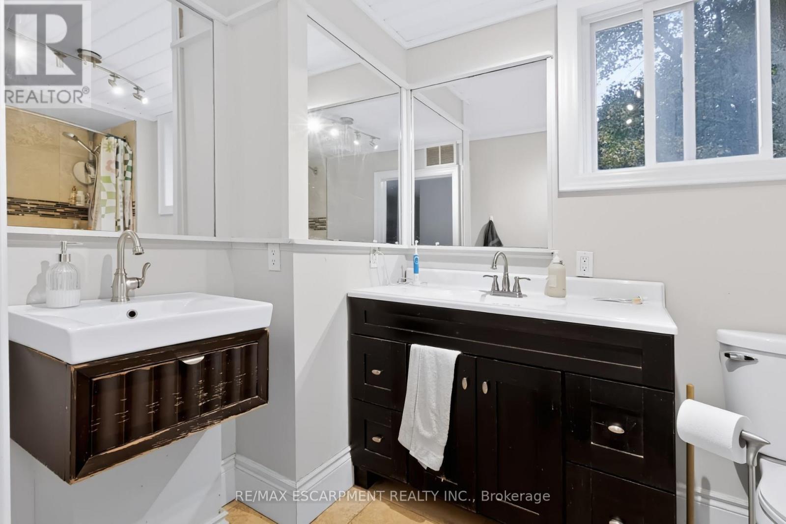 27 Forsyth Avenue S, Hamilton, ON