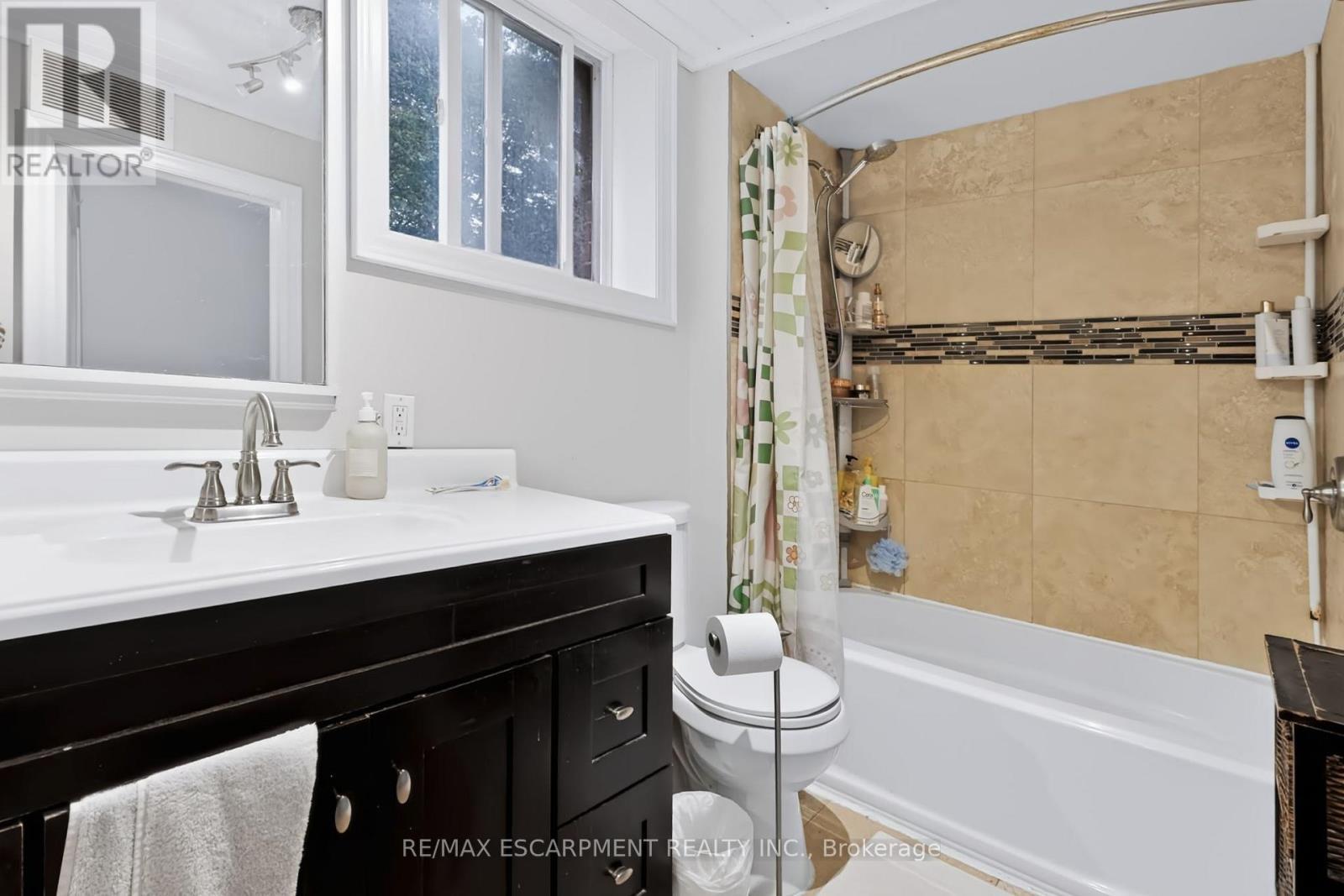 27 Forsyth Avenue S, Hamilton, ON