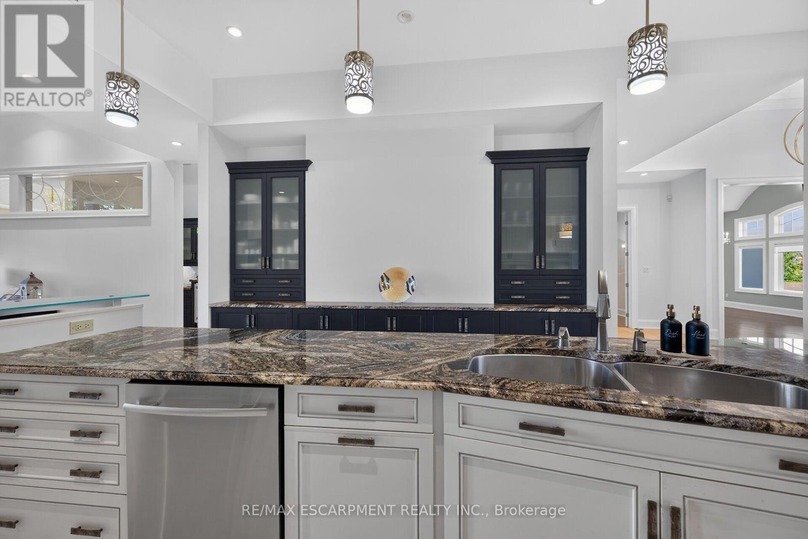 244 Mountain Brow Boulevard, Hamilton, ON