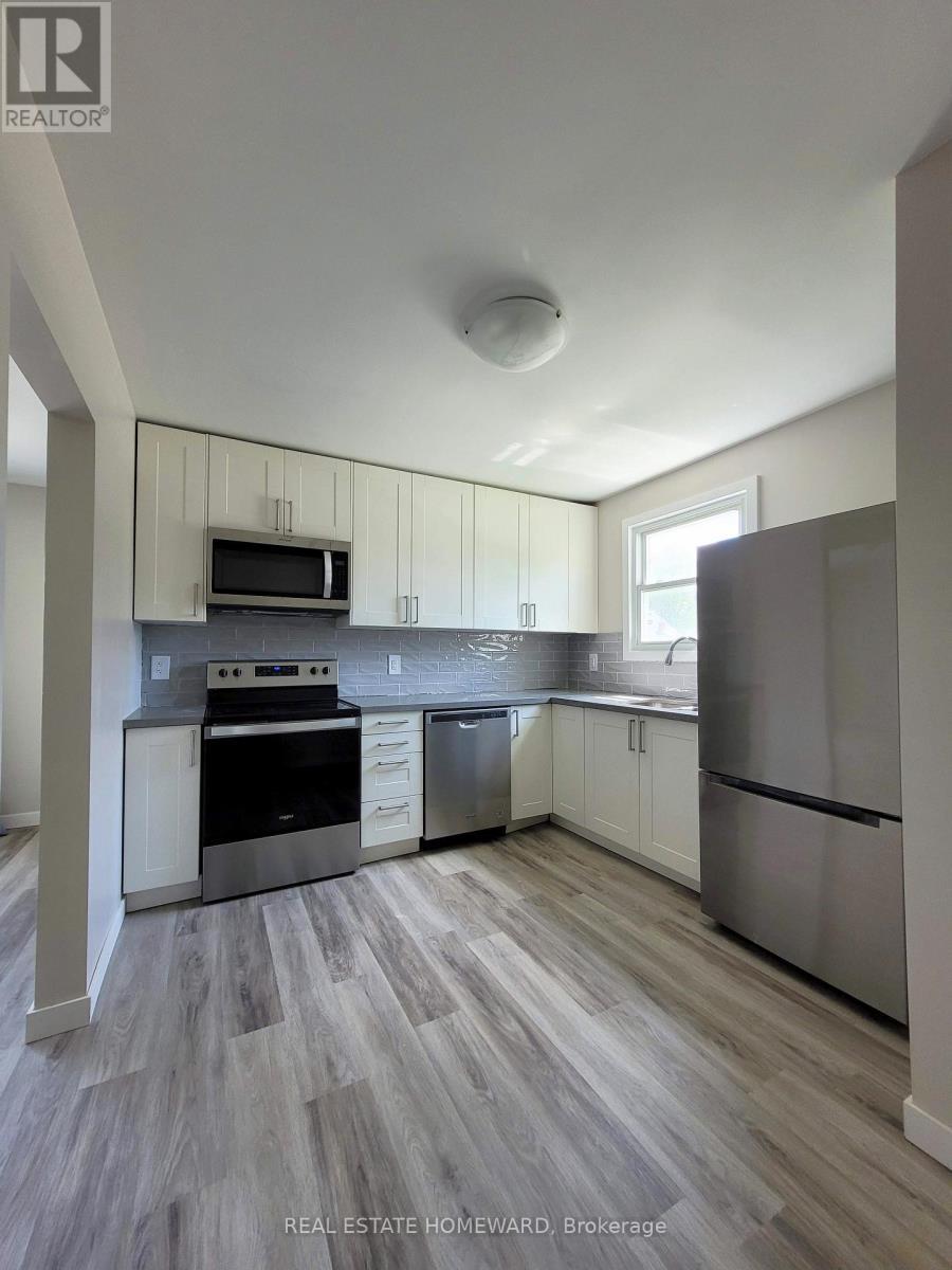 Main Floor Kitchen - 228 East 25Th Street, Hamilton, ON