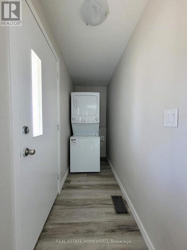 Main Floor Hallway - 228 East 25Th Street, Hamilton, ON 