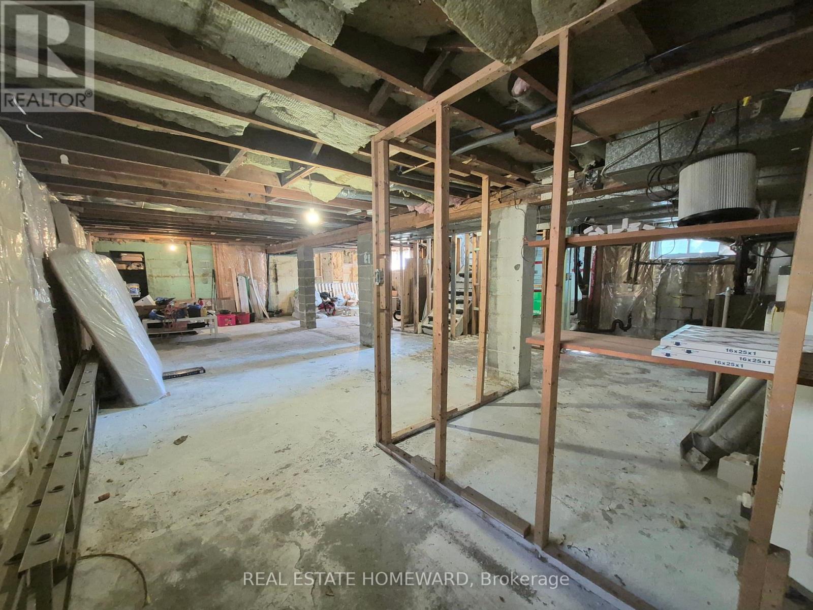 Basement - 228 East 25Th Street, Hamilton, ON