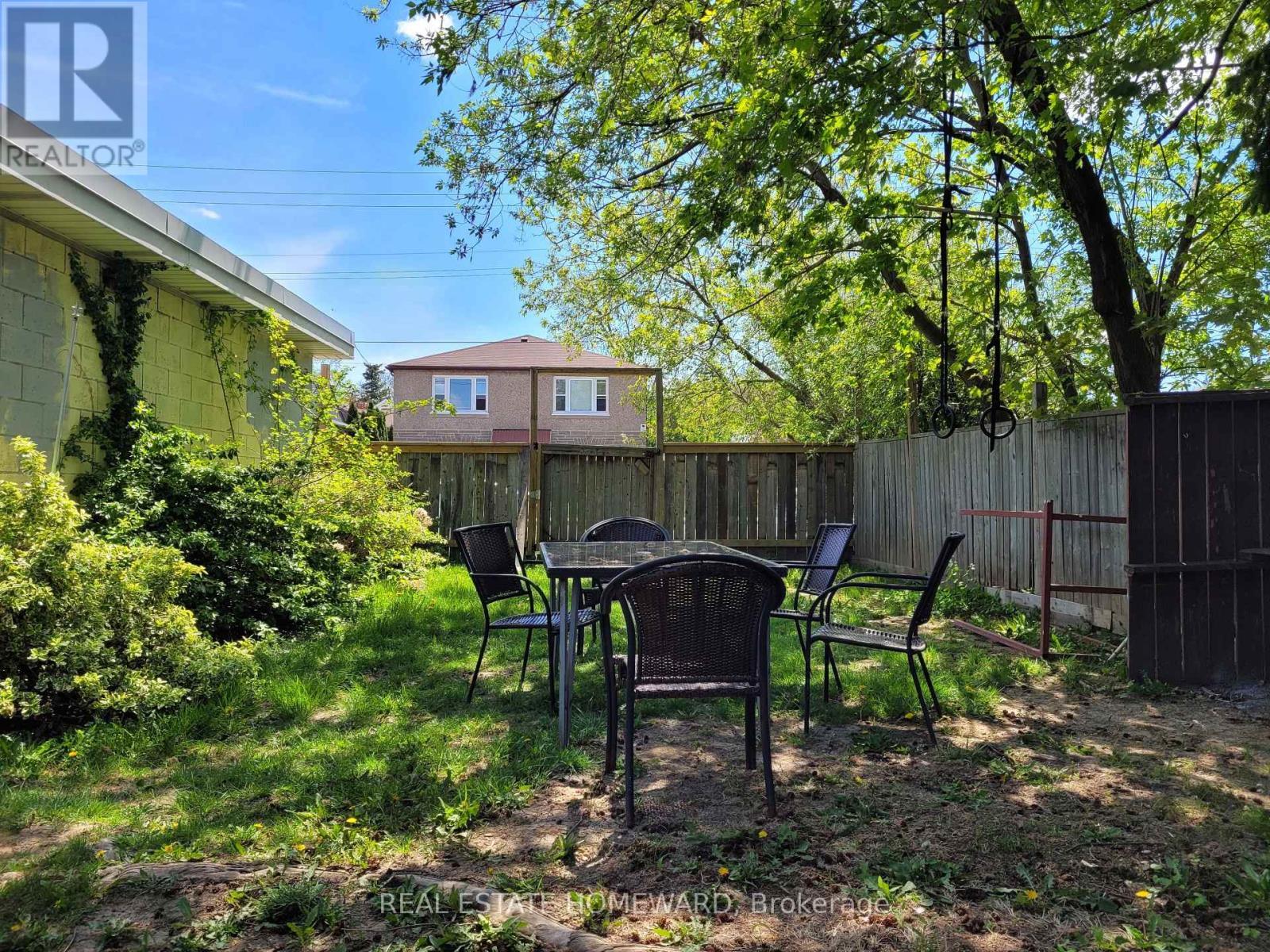 Backyard - 228 East 25Th Street, Hamilton, ON