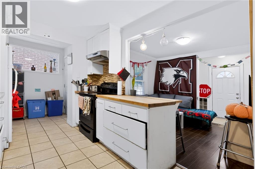 23 Forsyth Avenue S, Hamilton, ON