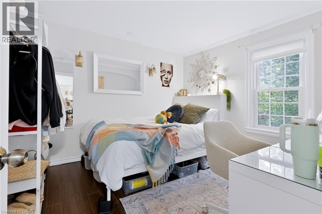 23 Forsyth Avenue S, Hamilton, ON