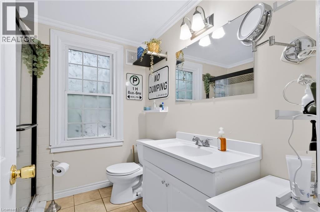 23 Forsyth Avenue S, Hamilton, ON