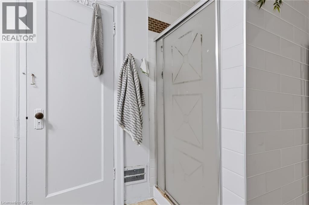 23 Forsyth Avenue S, Hamilton, ON