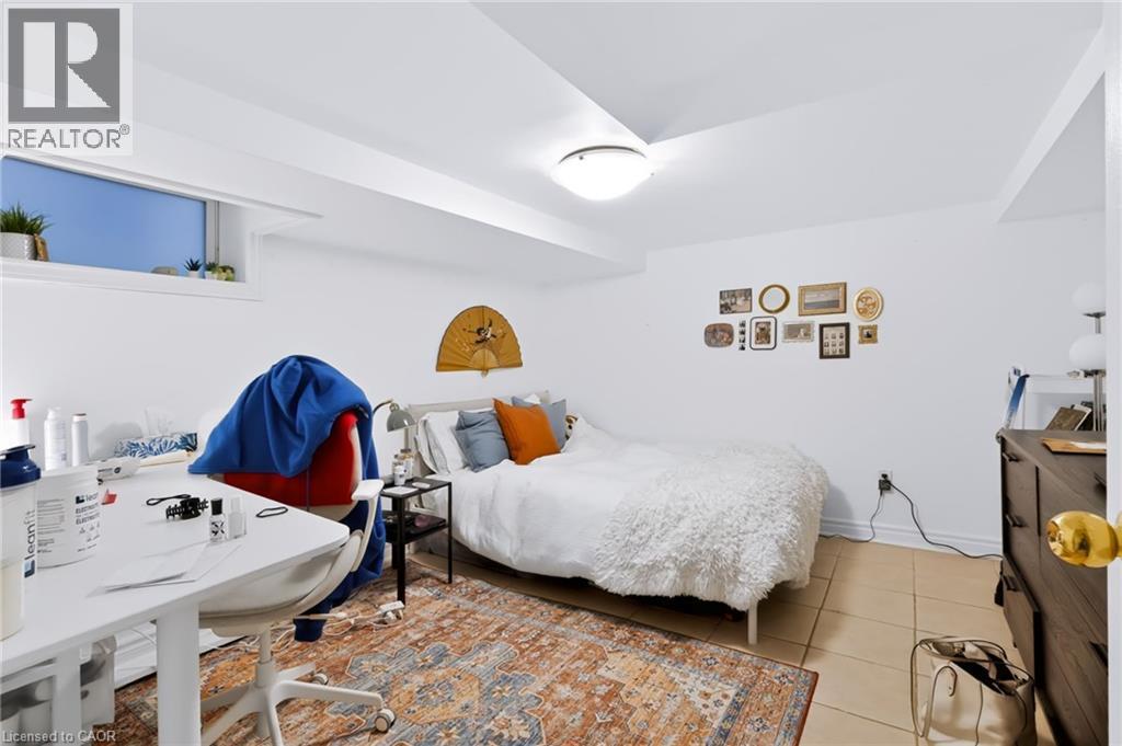 23 Forsyth Avenue S, Hamilton, ON