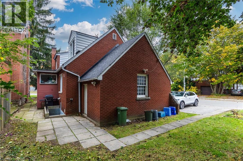 23 Forsyth Avenue S, Hamilton, ON