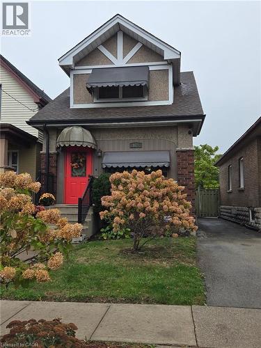 178 TRAGINA Avenue N  Hamilton, ON L8H 5C8