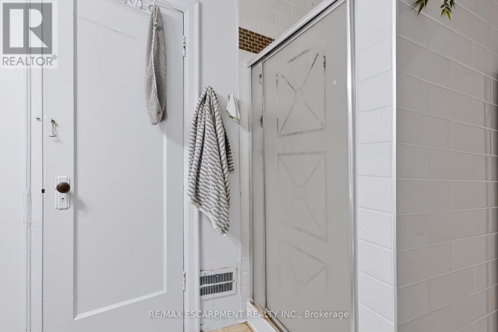 23 Forsyth Avenue S, Hamilton, ON
